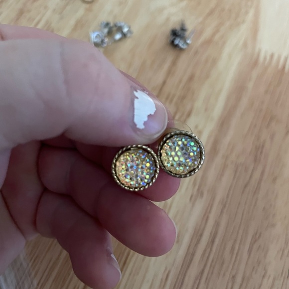 23 pairs of earrings - Picture 5 of 15